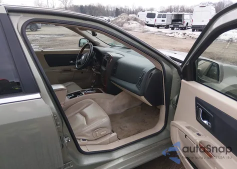 2005 Cadillac Srx V8 z USA, uszkodzony, nr VIN 1GYEE63AX50107332